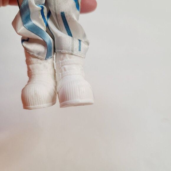 2015 MATTEL Barbie Career 60th Anniversary Astronault Doll Moon Boots - Picture 11 of 12